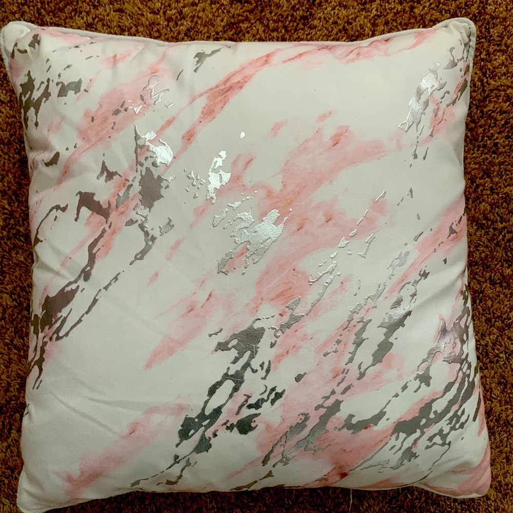 GENTLY USED DORMIFY PILLOW